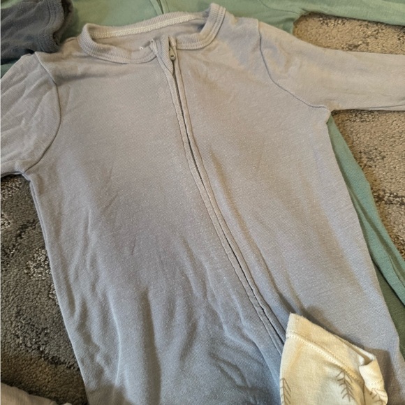 Bundle of Modal Baby Onesies Set - Picture 4 of 6